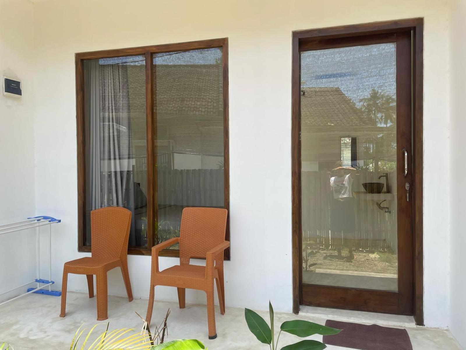The Corner Homestay Kuta  Rum bild