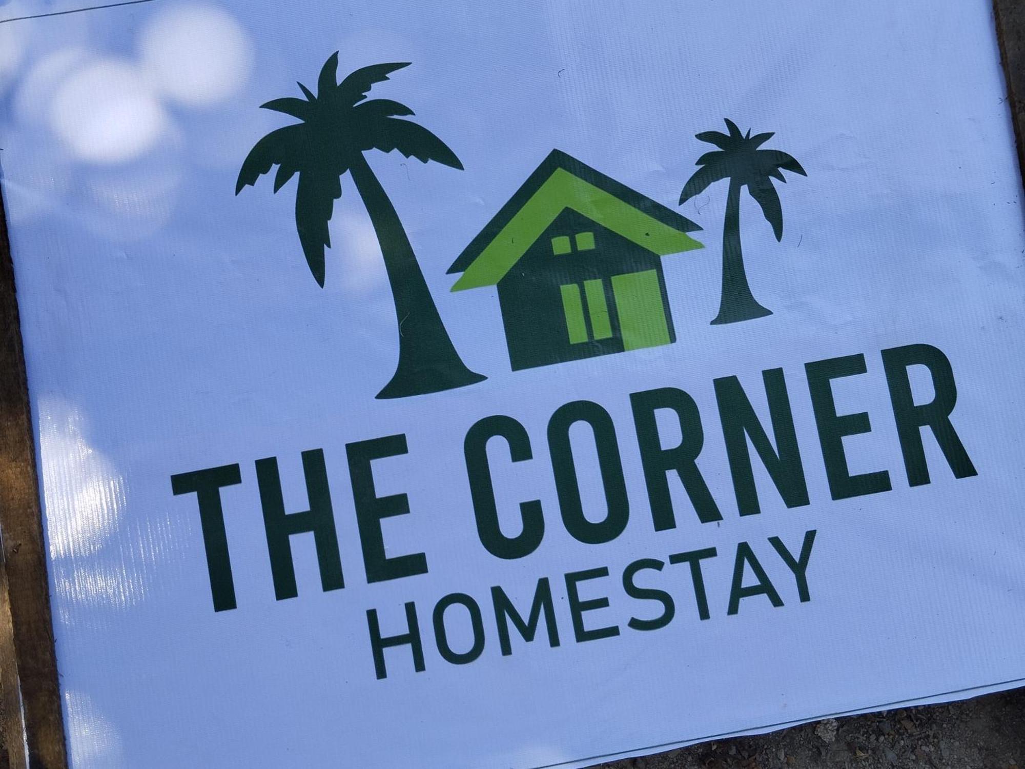 The Corner Homestay Kuta  Exteriör bild